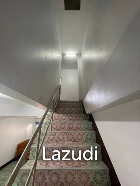 2 Bedrooms Townhouse For Sale in Fah Thai Project