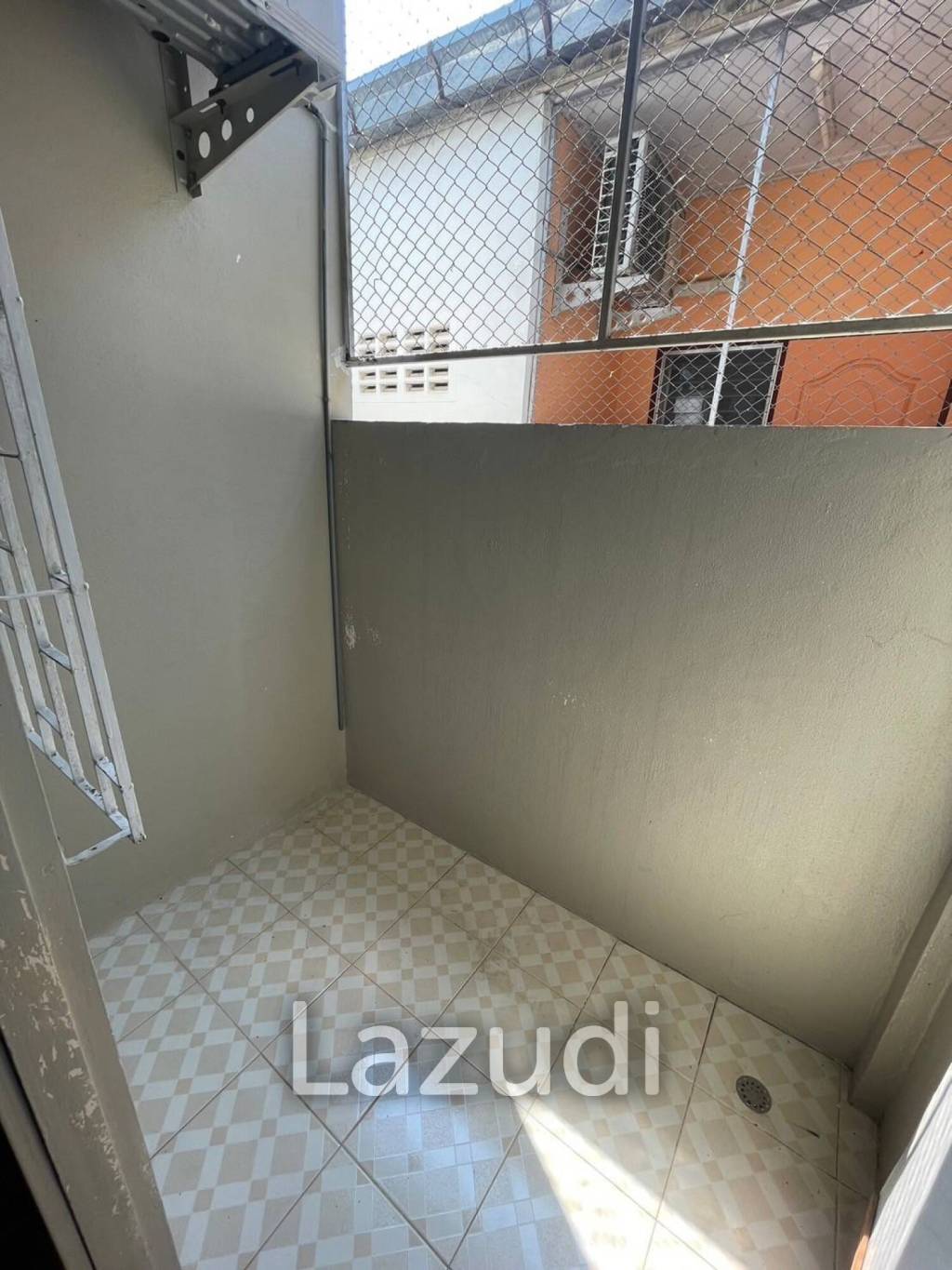 2 Bedrooms Townhouse For Sale in Fah Thai Project