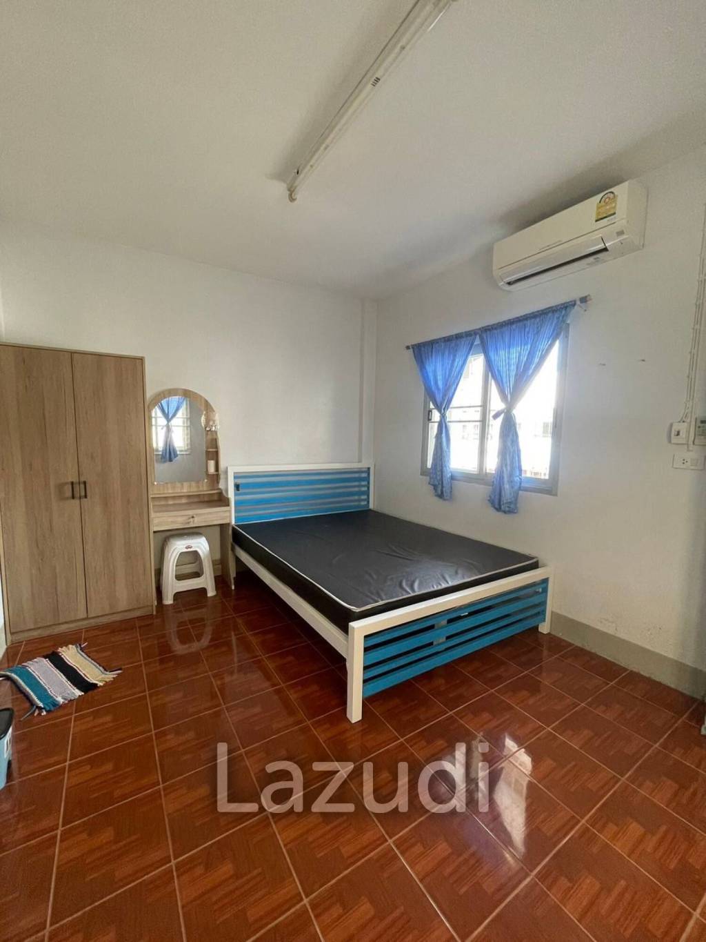 2 Bedrooms Townhouse For Sale in Fah Thai Project
