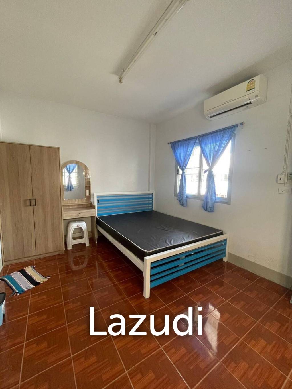 2 Bedrooms Townhouse For Sale in Fah Thai Project
