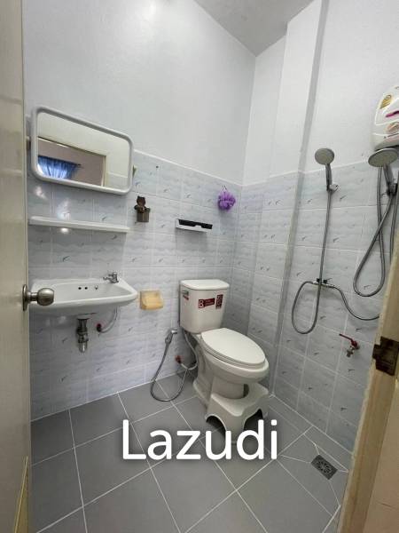2 Bedrooms Townhouse For Sale in Fah Thai Project
