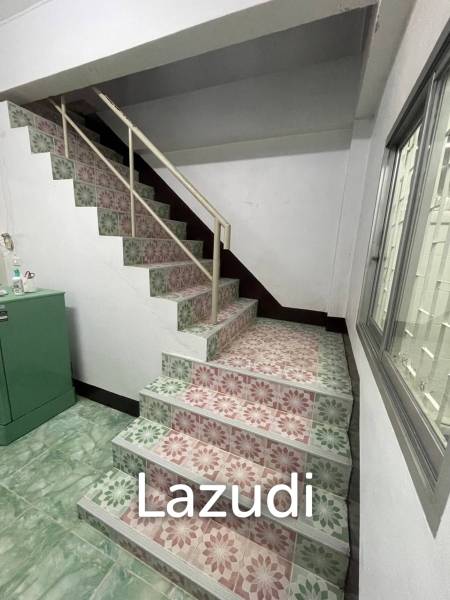 2 Bedrooms Townhouse For Sale in Fah Thai Project