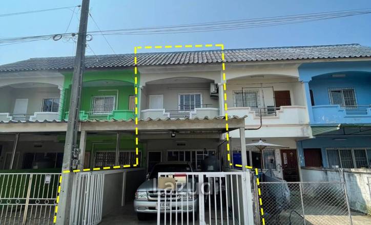 2 Bedrooms Townhouse For Sale in Fah Thai Project