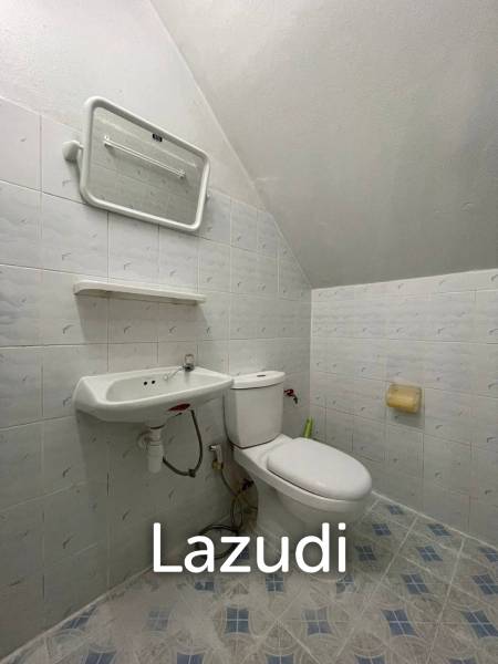 2 Bedrooms Townhouse For Sale in Fah Thai Project