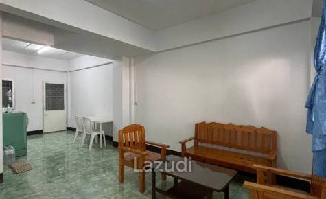 2 Bedrooms Townhouse For Sale in Fah Thai Project