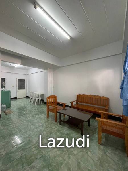 2 Bedrooms Townhouse For Sale in Fah Thai Project