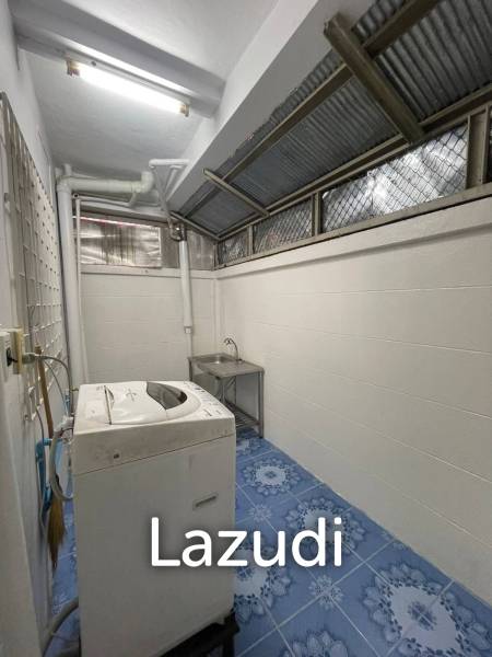 2 Bedrooms Townhouse For Sale in Fah Thai Project