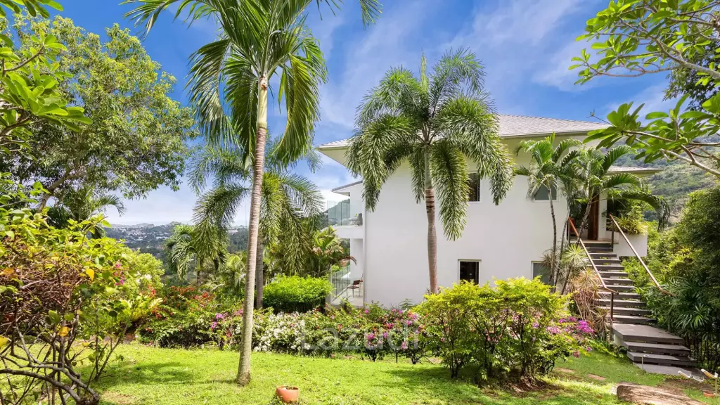 A Private Luxury Retreat with Stunning Ocean Views