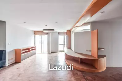 3 Bedroom 2 Bathroom 114 SQ.M Silom Suite