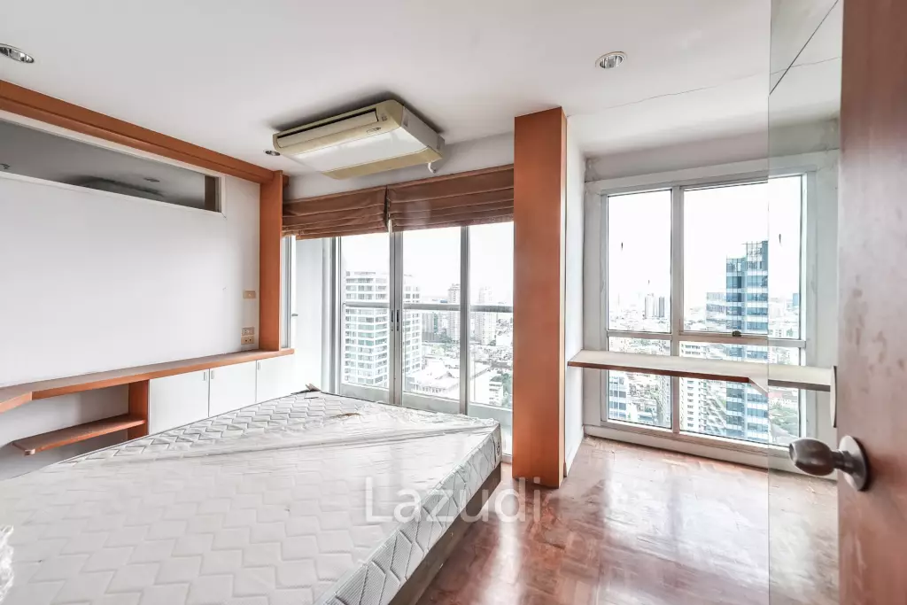 3 Bedroom 2 Bathroom 114 SQ.M Silom Suite