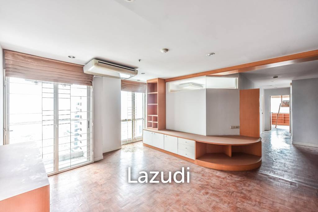 3 Bedroom 2 Bathroom 114 SQ.M Silom Suite