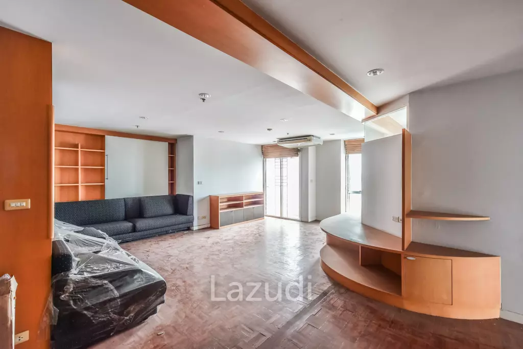3 Bedroom 2 Bathroom 114 SQ.M Silom Suite