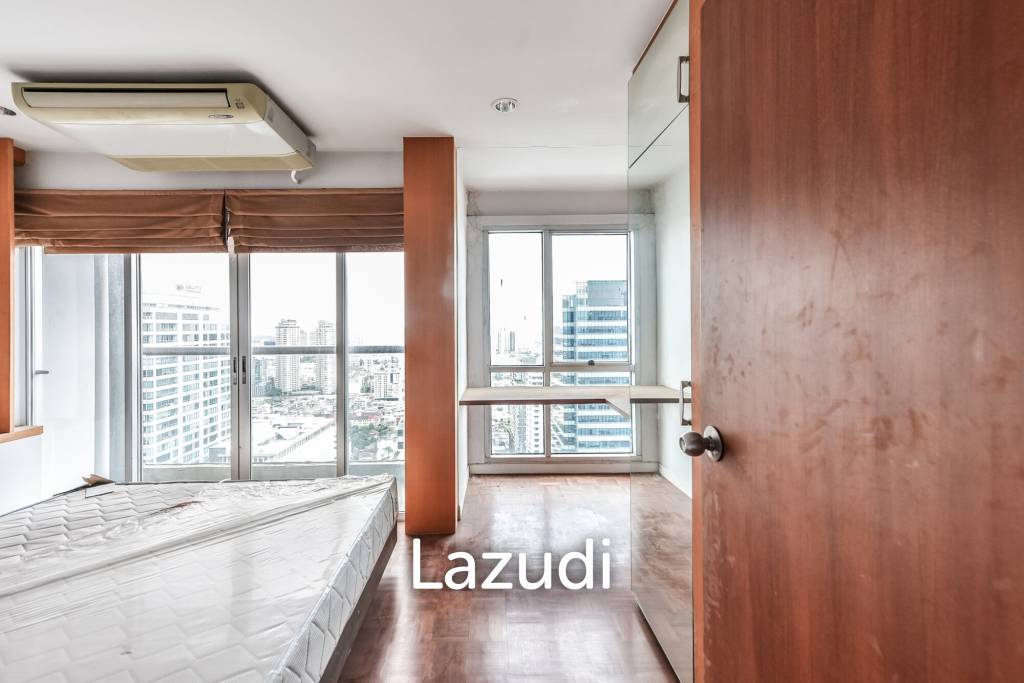 3 Bedroom 2 Bathroom 114 SQ.M Silom Suite
