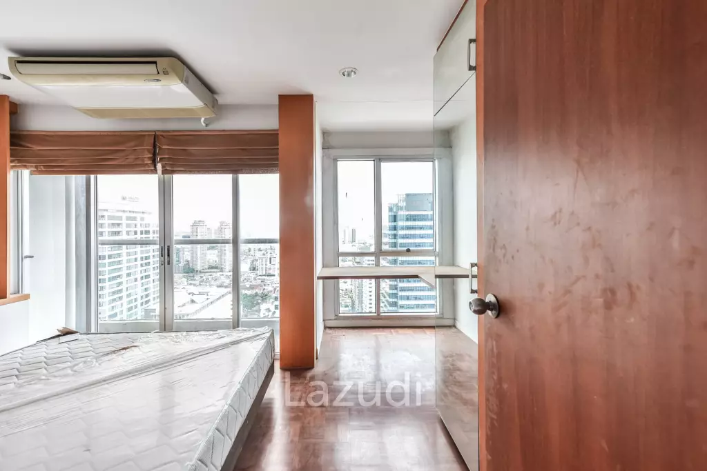 3 Bedroom 2 Bathroom 114 SQ.M Silom Suite