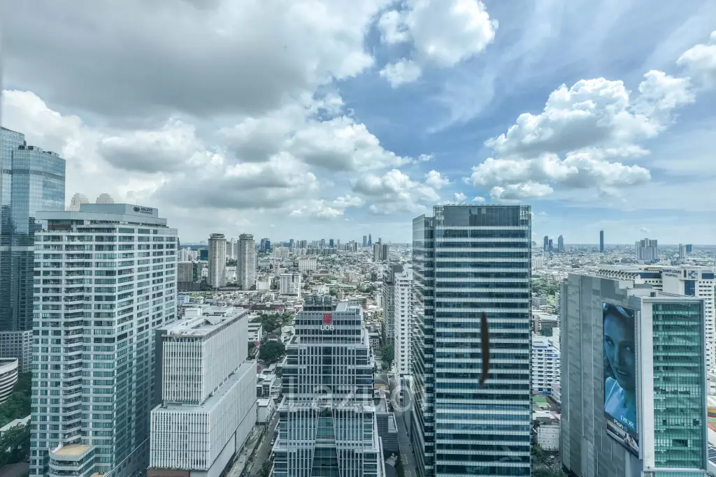 3 Bedroom 2 Bathroom 114 SQ.M Silom Suite