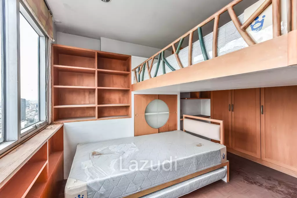 3 Bedroom 2 Bathroom 114 SQ.M Silom Suite