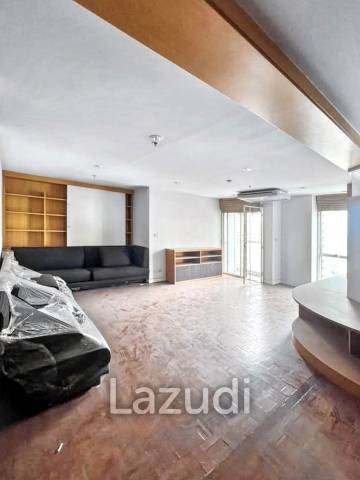 3 Bedroom 2 Bathroom 114 SQ.M Silom Suite