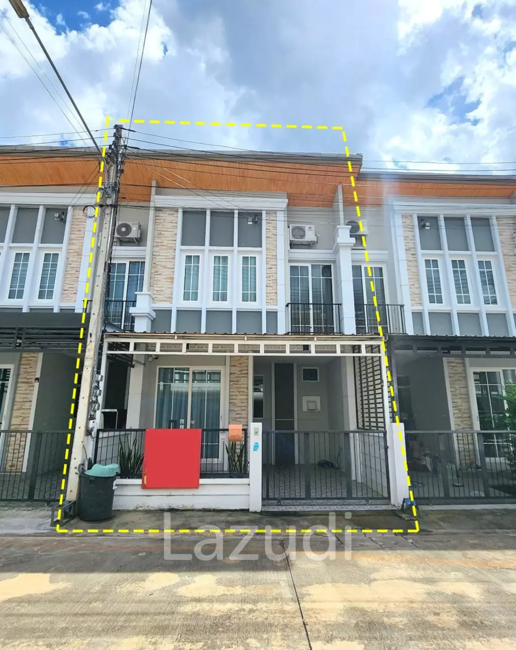 ขายทาวน์เฮ้าส์ 2 ห้องนอน ในโครงการโกลเด้น วิลเลจ บ้านดู่