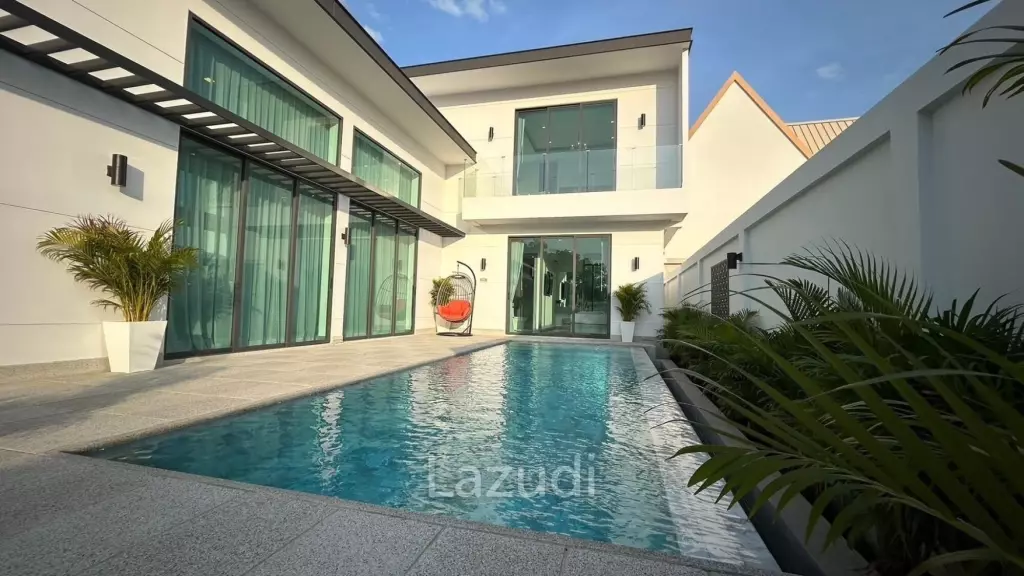 Luxurious 4-Bedroom 407.9 SQ.M Villa in Layan Chak Nok