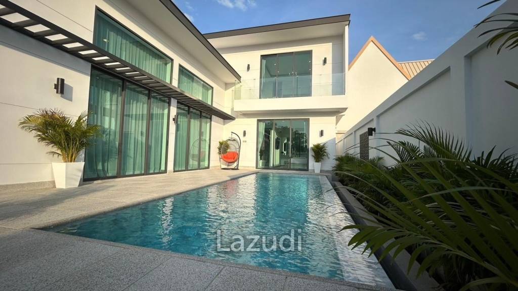 Luxurious 4-Bedroom 407.9 SQ.M Villa in Layan Chak Nok