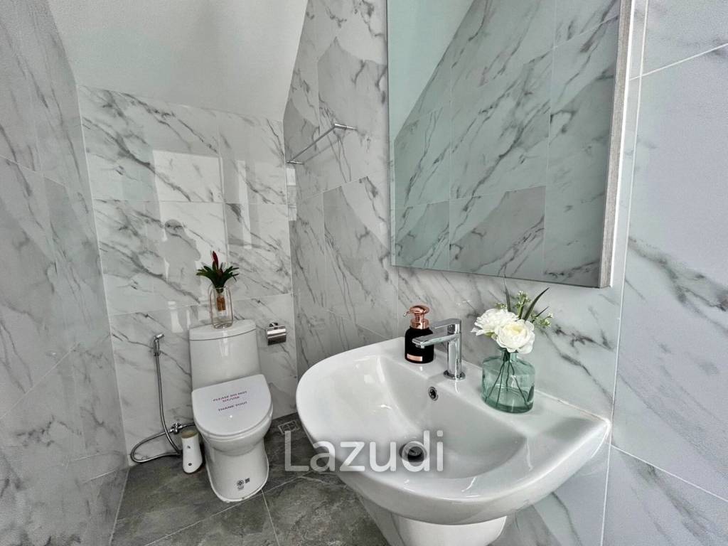 Luxurious 4-Bedroom 407.9 SQ.M Villa in Layan Chak Nok