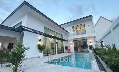 Luxurious 4-Bedroom 407.9 SQ.M Villa in Layan Chak Nok
