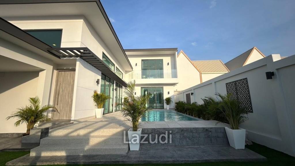 Luxurious 3-Bedroom 299.25 SQ.M Villa in Layan Chak Nok