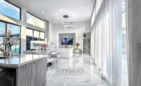 Luxurious 3-Bedroom 299.25 SQ.M Villa in Layan Chak Nok