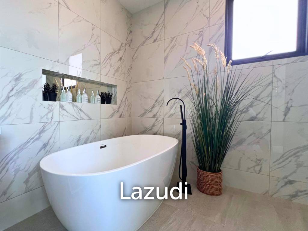 Luxurious 4-Bedroom 407.9 SQ.M Villa in Layan Chak Nok