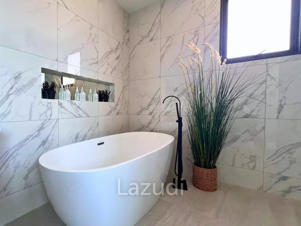 Luxurious 4-Bedroom 407.9 SQ.M Villa in Layan Chak Nok