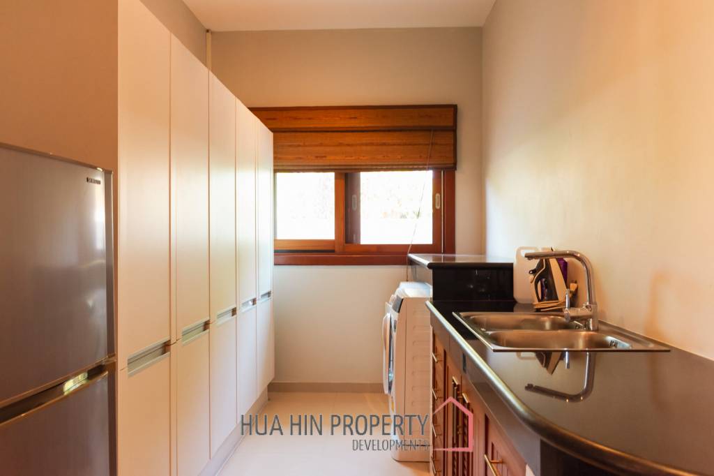 SMART HOUSE RESORT : 5 bed pool villa