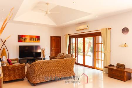 SMART HOUSE RESORT : 5 bed pool villa