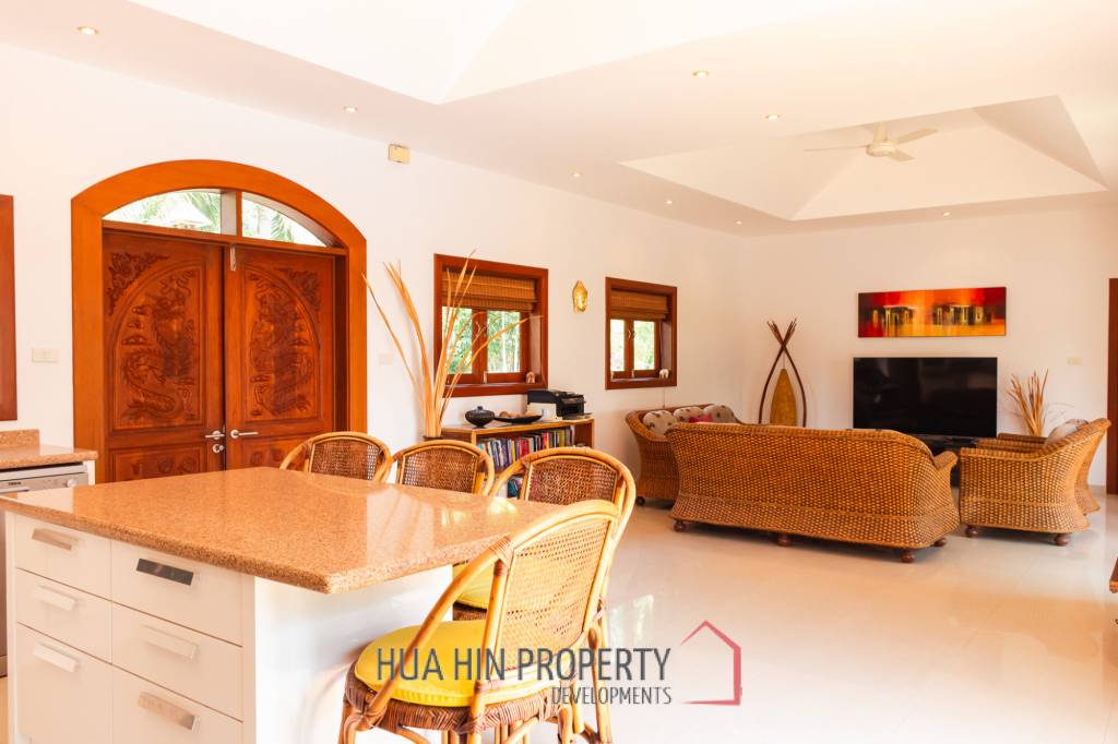 SMART HOUSE RESORT : 5 bed pool villa