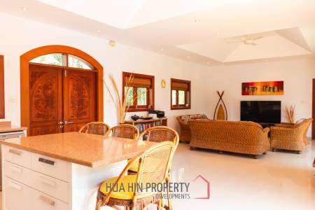 SMART HOUSE RESORT : 5 bed pool villa