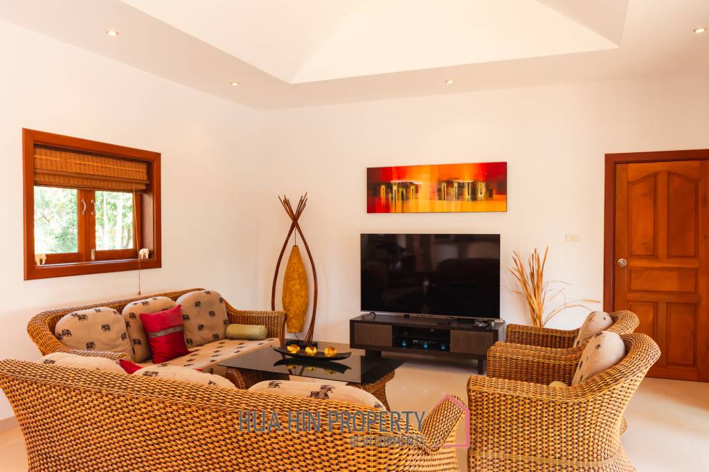 SMART HOUSE RESORT : 5 bed pool villa