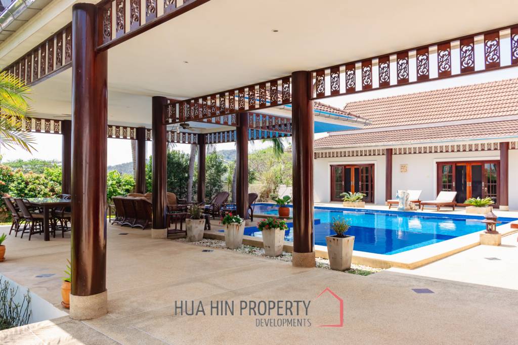 SMART HOUSE RESORT : 5 bed pool villa