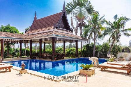 SMART HOUSE RESORT : 5 bed pool villa