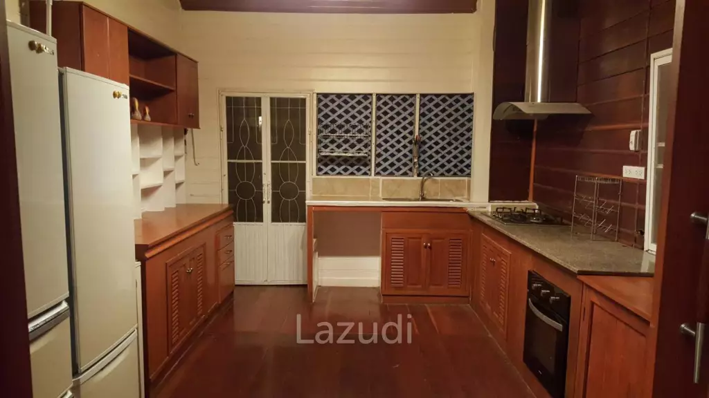 Beautiful Teak Wooden House with 1 Rai Land Near Mae Taeng