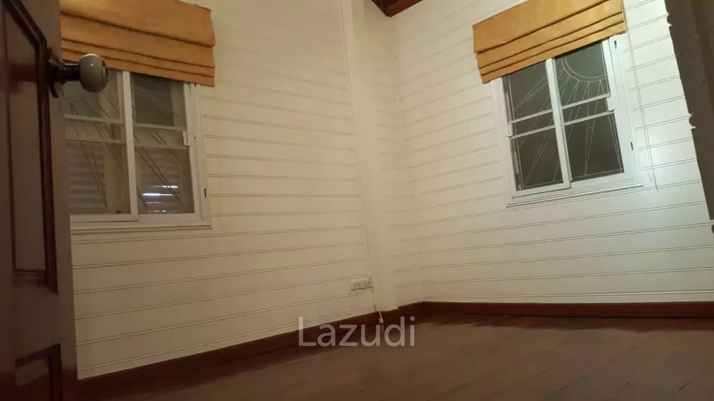 Beautiful Teak Wooden House with 1 Rai Land Near Mae Taeng