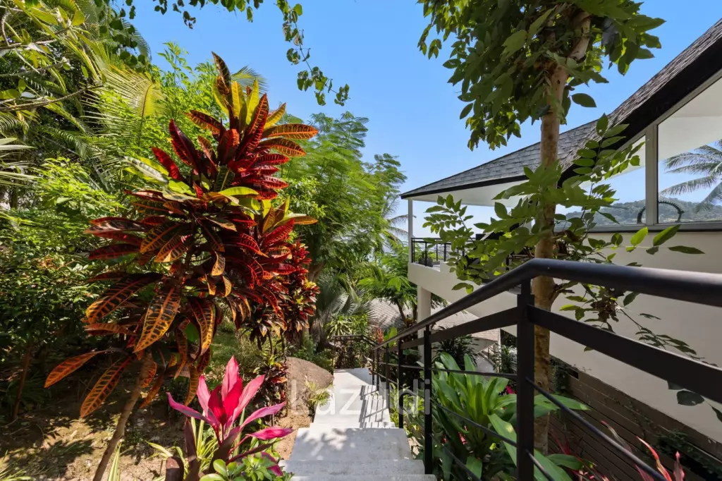 An Exquisite 11-Bedroom Hillside Villa with Ocean Views