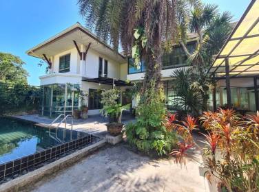Spacious 4 Bedroom Pool Villa For Rent In Muang Phuket