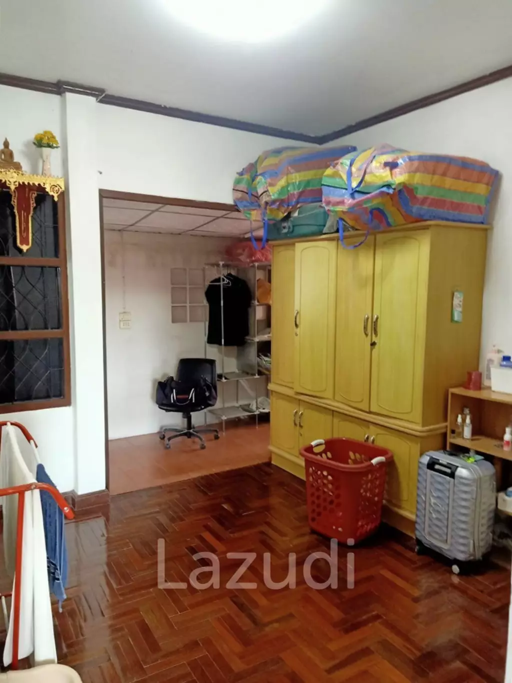 2 Storey and 3 Bedrooms House For Sale in Sinthanee 1
