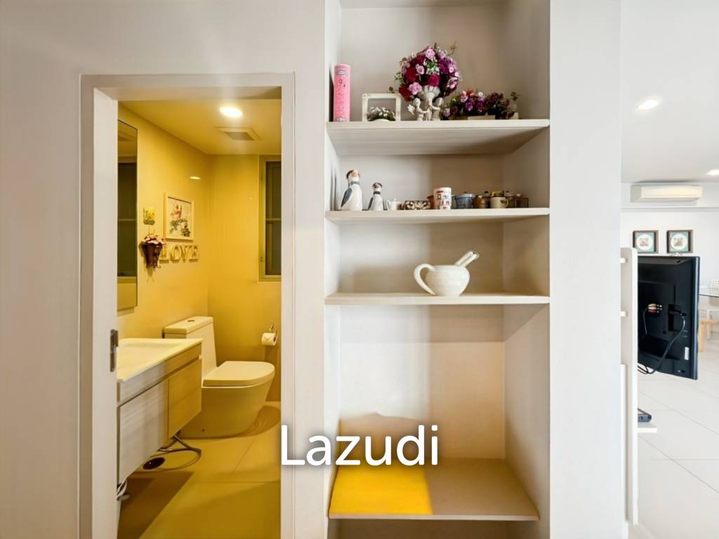 Seaview 2-Bedroom Condo in Baan Thew Talay Cha Am For Sale