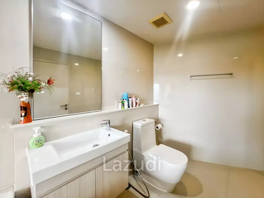 Seaview 2-Bedroom Condo in Baan Thew Talay Cha Am For Sale