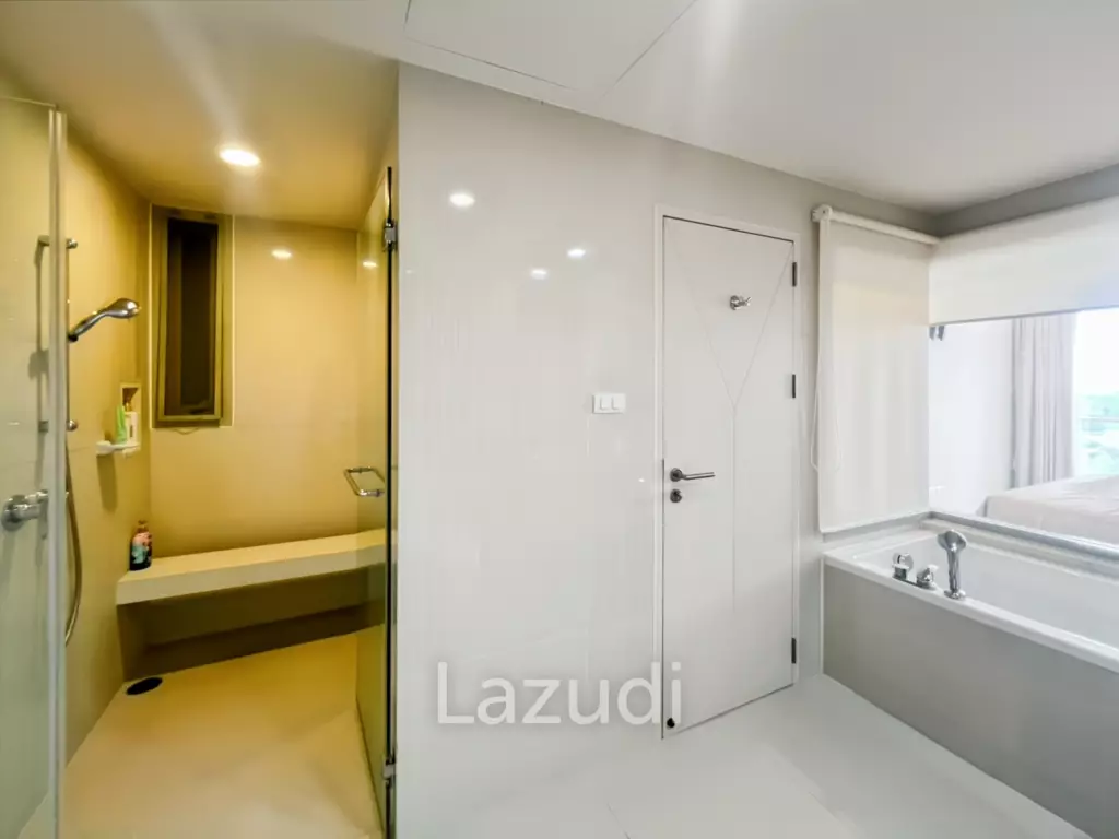 Seaview 2-Bedroom Condo in Baan Thew Talay Cha Am For Sale