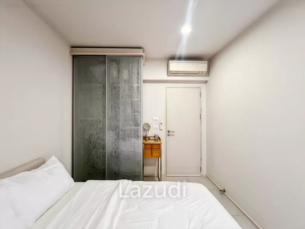 Seaview 2-Bedroom Condo in Baan Thew Talay Cha Am For Sale