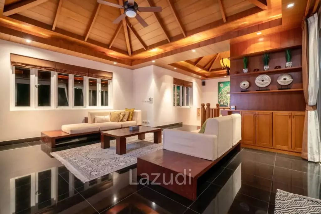 Hillside 5-Bedroom Pool Villa with Chalong Bay View