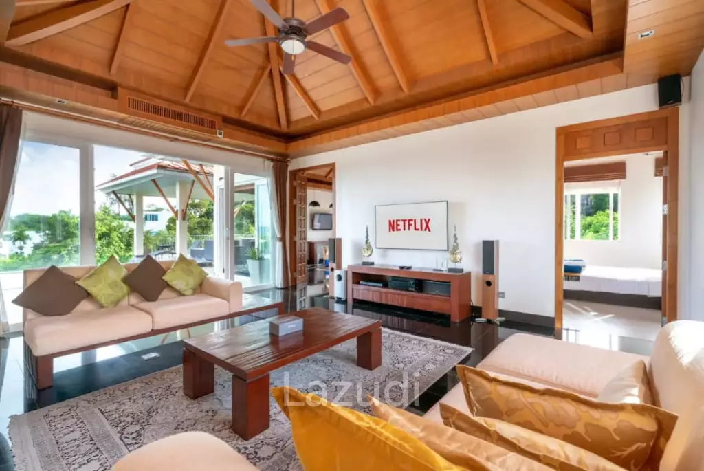 Hillside 5-Bedroom Pool Villa with Chalong Bay View