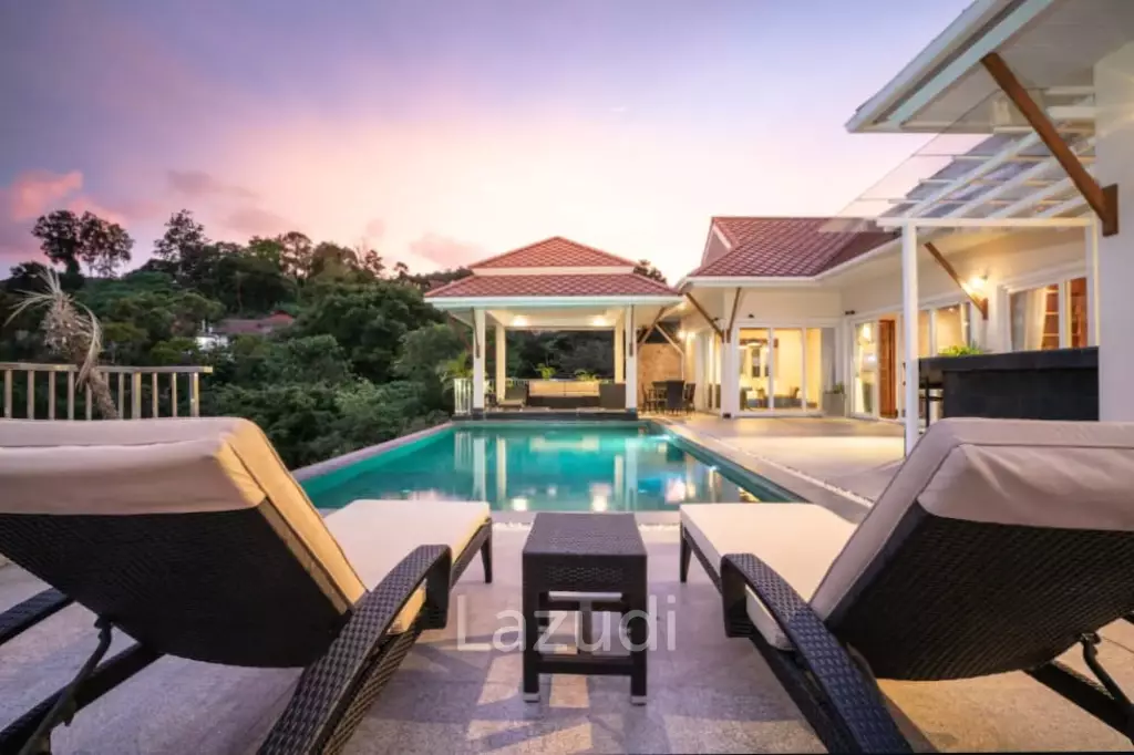 Hillside 5-Bedroom Pool Villa with Chalong Bay View