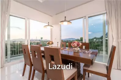 Hillside 5-Bedroom Pool Villa with Chalong Bay View